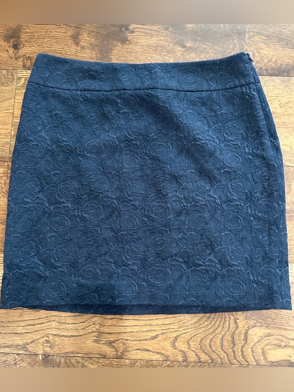 Ann Taylor Classic Navy Floral - Size 4